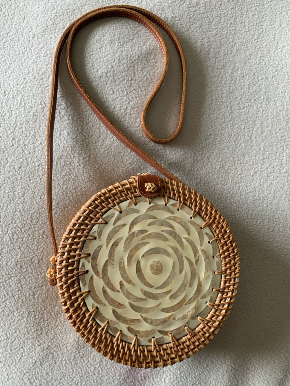 Round Woven Crossbody Bag – Tan